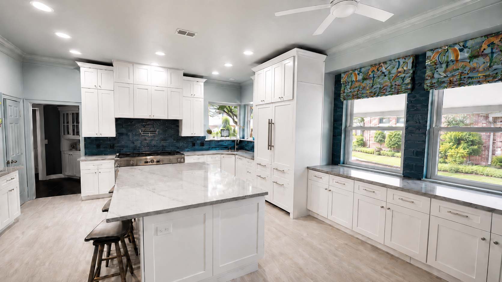 Kitchen cabinet color preview - Warm White
